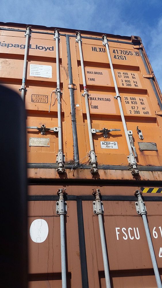 Dangerous goods shipping container
